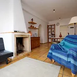 B82 - Lacobrigense Flat In Lagos