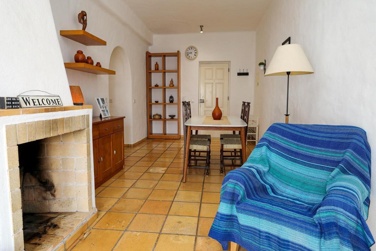 B82 - Lacobrigense Flat In *