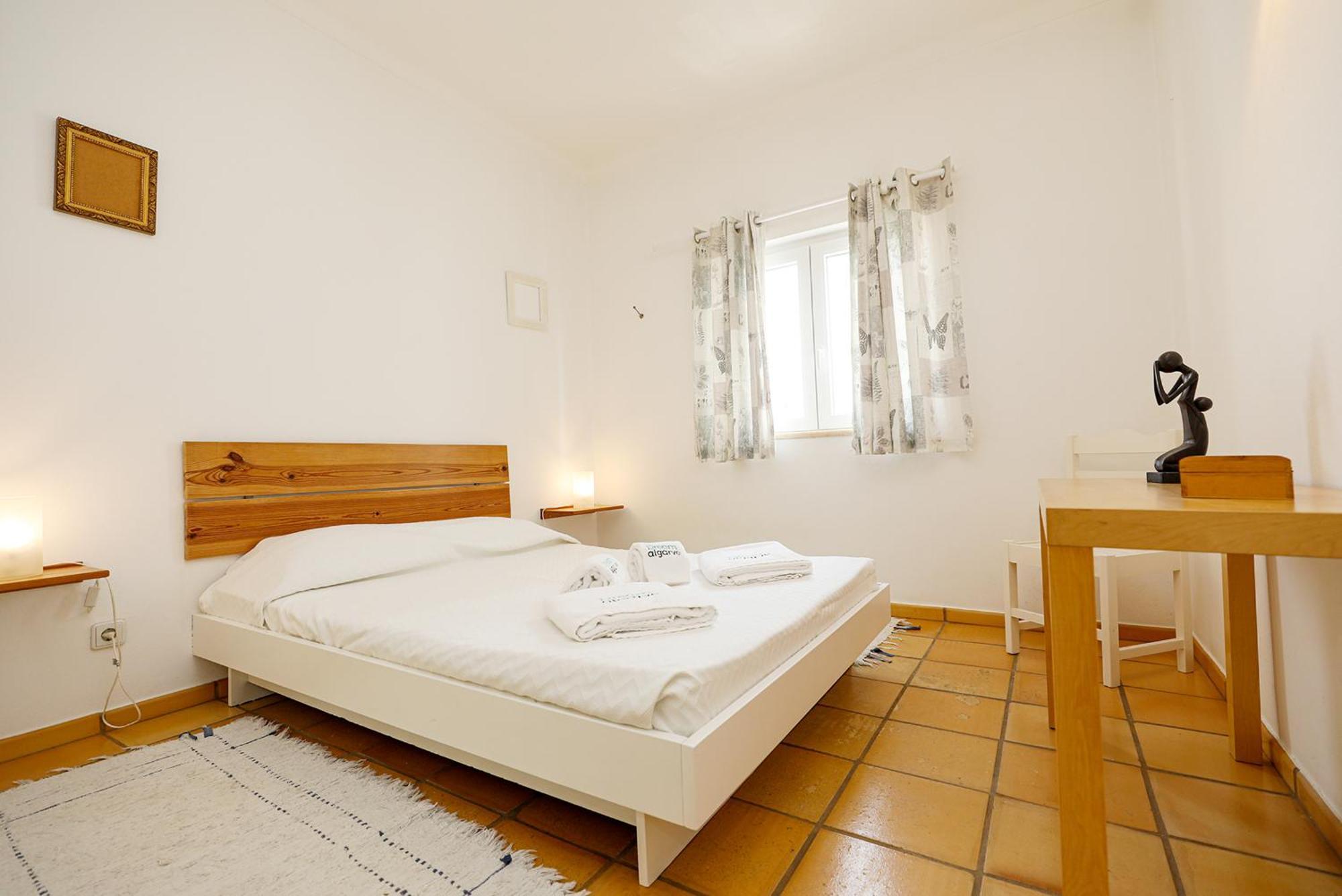 B82 - Lacobrigense Flat In